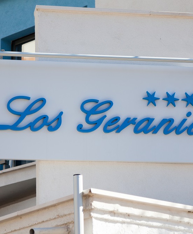 Façade Hôtel Los Geranios